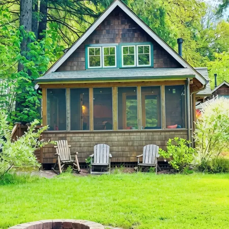 Riverfront Luxury Cabin #9 at The Log Cabin Inn