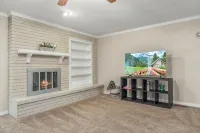 Charming 3-bedroom house central to everything in Edmond and handy to OKC