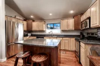 Cowboy Cabin on Cooper - 4-Star