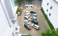 Grand Pacific Hotel - parking