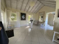 Luxury Villa St James,  4 bed 4 bath , Private Pool, fantastic sea views Hoteles en Mount Standfast