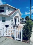 Only 4 bedroom with a view of Main Street located in the Downtown Core District - 3-stjärniga