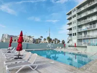Ocean View Studio • Steps to Beach - Condos