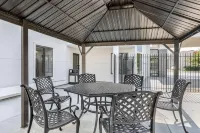 Comfort Inn - 2-Star