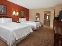 Days Inn & Suites by Wyndham Tyler Hotels in Smith County