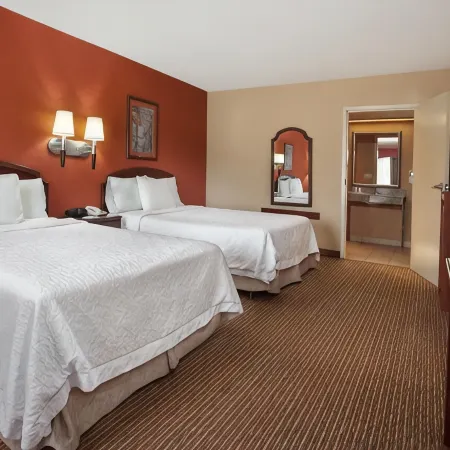 Days Inn & Suites by Wyndham Tyler