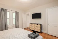 Ideal Ardmore Location;Game Room;Hot Tub;BoHo Chic