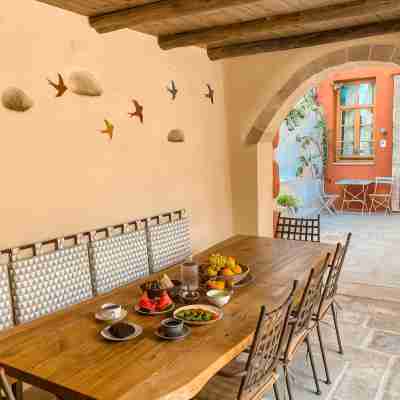 Veranda Rossa Suites Dining/Meeting Rooms