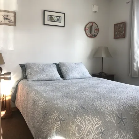 THE GARDEN SHED - A HOMER SEASIDE COTTAGE