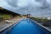 Sarovar Portico Pathankot - Pools
