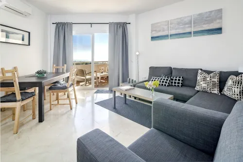 LL - 1 Bedroom Apt Close to Laguna Village - 3-Star