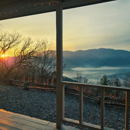Stunning Mountain Views with Hot Tub & 2 King Suites! Private & Peaceful.