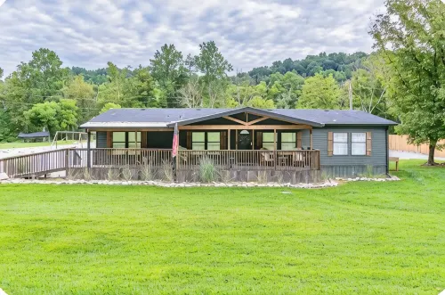 Creek-Front Getaway at Dale Hollow Lake