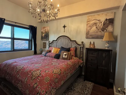 Charming 2-Bedroom Condo at the Breathtaking Sugar Top Mountain Resort