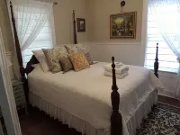 Casa Verde 1885 - Walk to Downtown - Bungalows