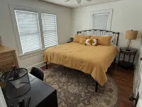 Spacious 4-bedroom house central to Des Moines near Drake Univ. Fenced yard