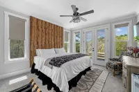 Helen TreeTop Lodge:  Rustic Luxury/Breathtaking Views/Ultimate Amenities