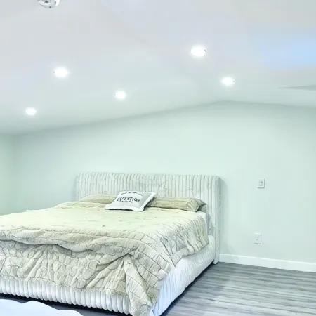 Spacious 3Story,3bedroom,Pets Park,Near UofA&more attractions.Luxury starts here