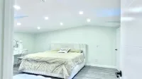 Spacious 3Story,3bedroom,Pets Park,Near UofA&more attractions.Luxury starts here