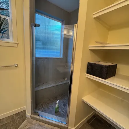 Family & Pet Paradise 2BR 2BA Home, Fenced Yard, Private Wi-Fi, Great Location