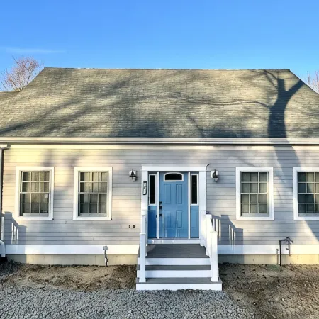 3-bedroom house in charming Dennis minutes to Corporation Beach. Relax & unwind.