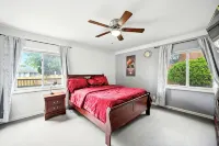 Spacious 5-bedroom house with Jacuzzi, Game room & WIFI in delightful Southfield - ห้องครัว