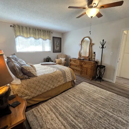Charming furnished 2-bedroom, 1 bath apartment with WiFi, AC in lovely Kalispell