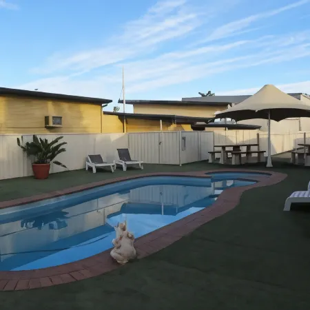Sun Palms Motel