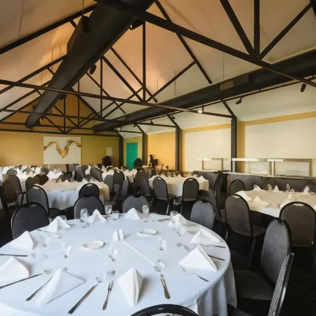 Lakeside Hotel and Conference Centre