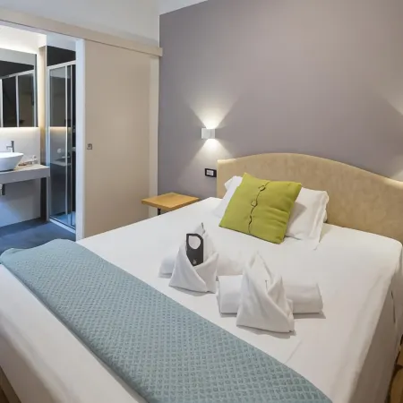 Hotel Doria Отели рядом с достопримечательностью «Площадь Де Феррари»