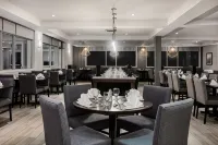 Holiday Inn & Suites GRANDE PRAIRIE-CONFERENCE CTR by IHG - موقف سيارات