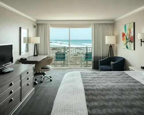 Beachfront Inn Hotels in Harbor