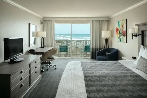 Beachfront Inn - parking