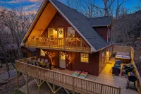 Massanutten Chalet- Game Room, Hot Tub & Views