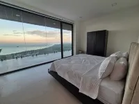 Luxury Villa w/ Ocean, Mountain Views, King Suites & Hot Tub - Sleeps 10 - balcone