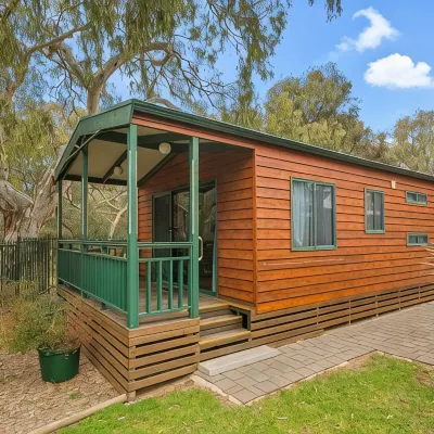 Levi Adelaide Holiday Park Hotels near Vale Park