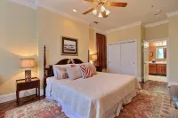 1bd, 1.5ba Historic District and River Front-Walk to Everything!
