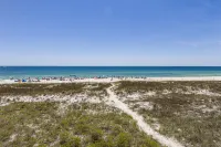 SPECTACULAR VIEWS!-Luxury Beachfront Townhome with DIRECT Ocean Views! - Wifi