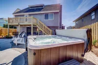 Your Ultimate  Retreat – Steps from Beach with Pvt Heated Pool, Slide & Hot Tub! - バスタブ