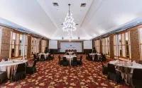 Arion Suites Hotel Bandung - bar