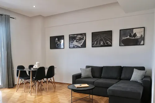 SynPiraeus Apartments & Studios - Homestays