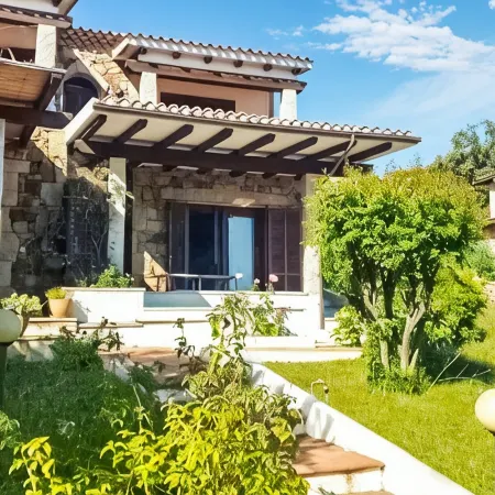 HH San Teodoro, 4 bedrooms, Sea-view Unit D
