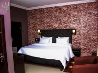 Shamrock Manor the Residence Benin City - parking