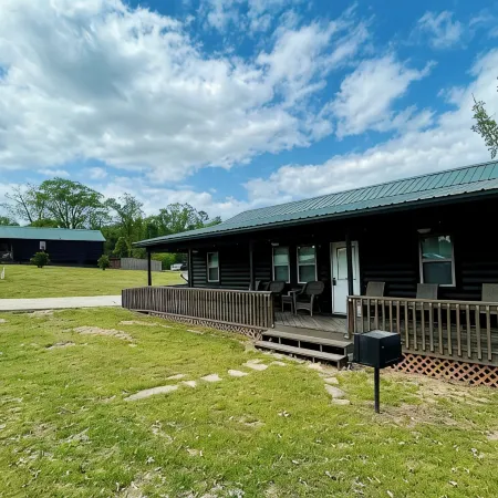 Cabin #3 • 1 Mile to DeGray Lake Hotels in Hot Spring County
