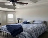 Cheerful, spacious, sunny & comfy 4-bdrm home - Kitchens