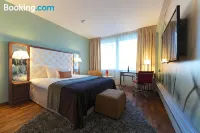 Clarion Hotel Arlanda Airport Terminal - Pools