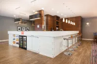 Hampton by Hilton Krakow - С баром