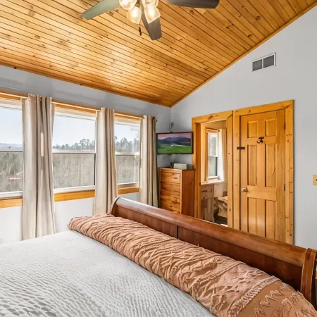 Sevierville Cabin, Hot Tub & Mountain Views