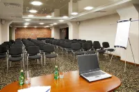 Benefit Plaza Congress Hotel - parkir