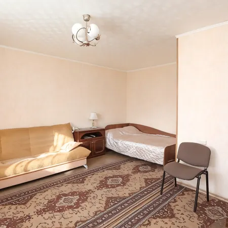 Салют на Школьной, 4 Отели в г. Орск